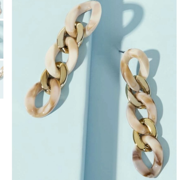 Jewelry - Marbled Ivory & Gold Chain Link Chic Earrings